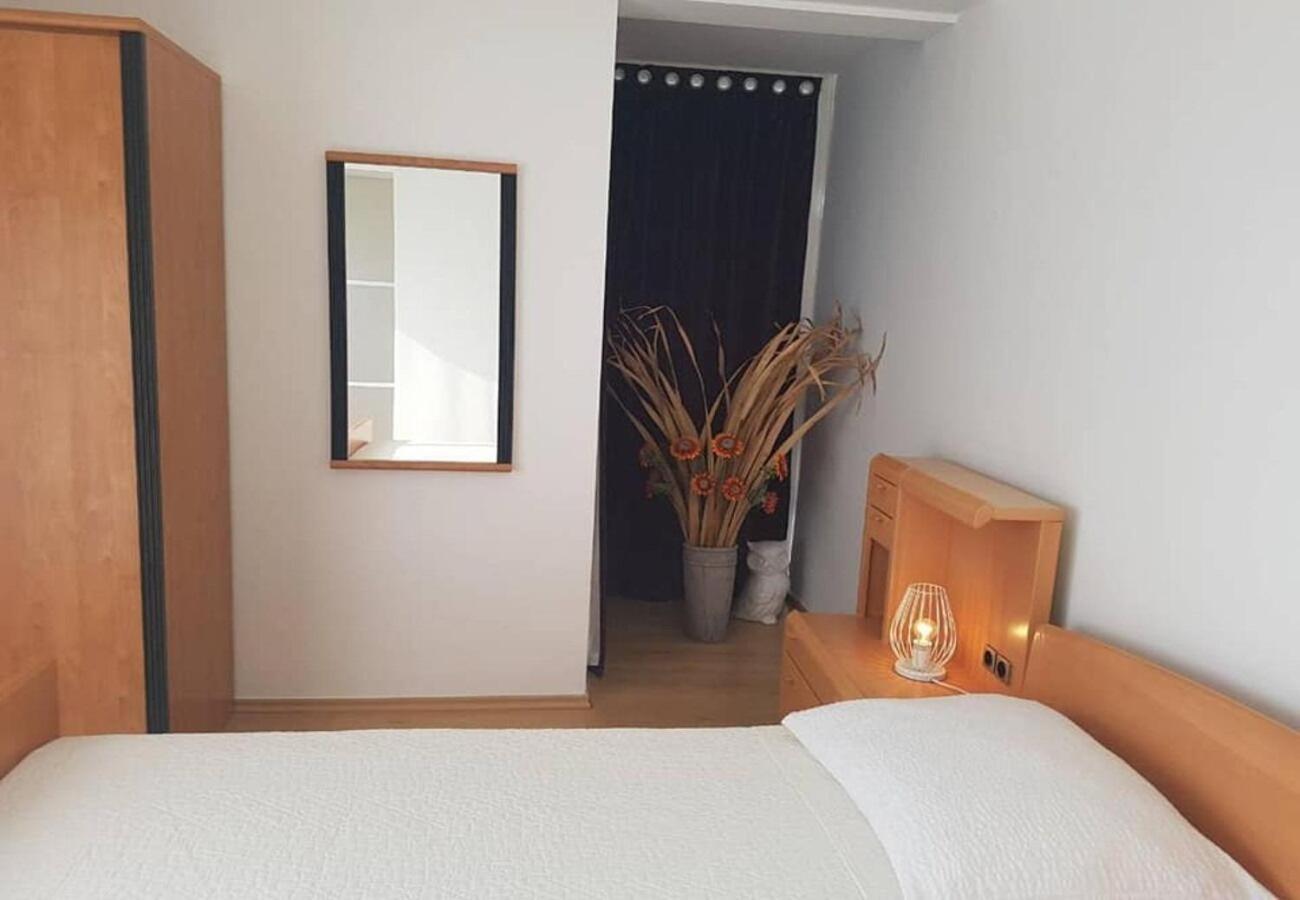 Apartments Javi - Free Private Parking Trogir Extérieur photo
