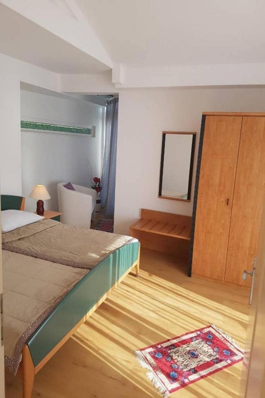 Apartments Javi - Free Private Parking Trogir Extérieur photo
