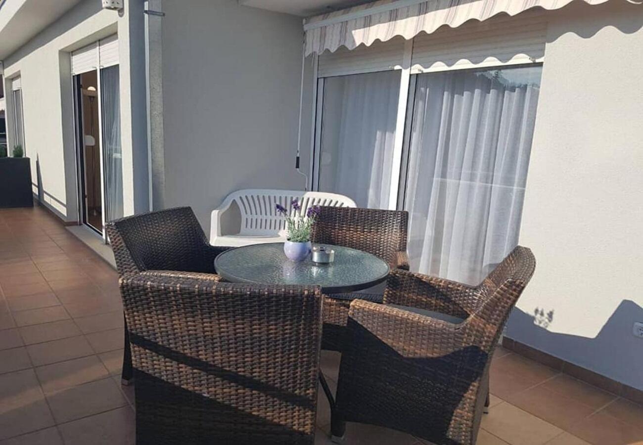 Apartments Javi - Free Private Parking Trogir Extérieur photo